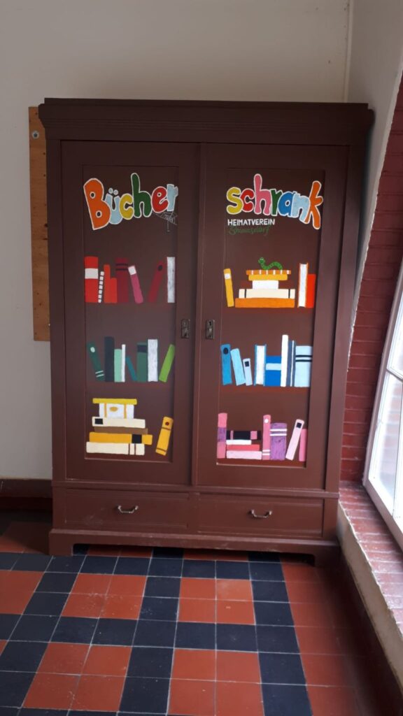 Bücherschrank am 22.03.2022 – Foto 1