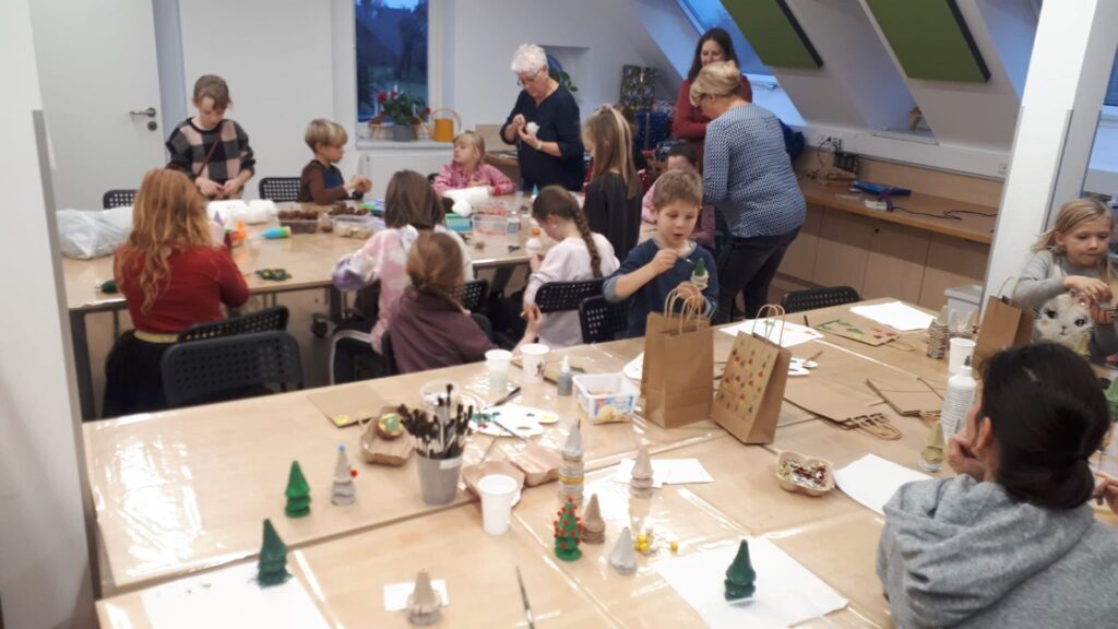 Bastelnachmittag der „Landkinder“ am 25.11.2022 – Foto 4