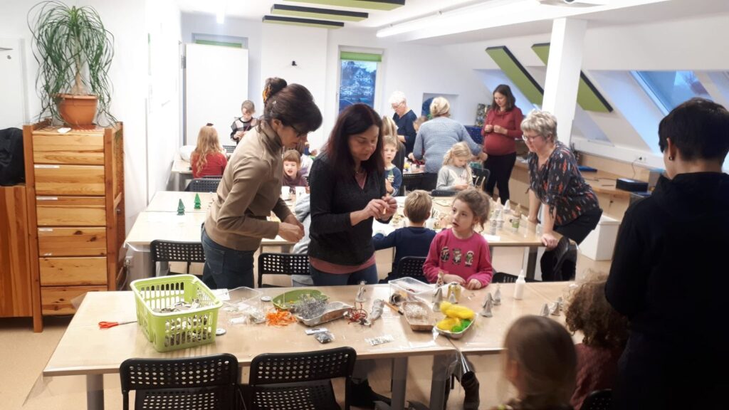 Bastelnachmittag der „Landkinder“ am 25.11.2022 – Foto 10